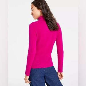Super Soft Cashmere Sweater - Turtle Neck